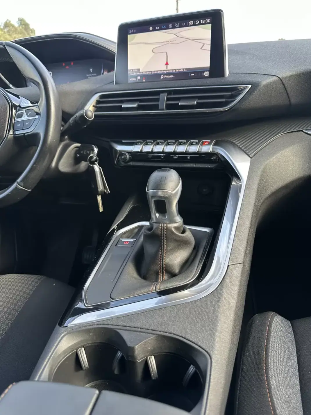 Peugeot 5008 2017 - 14900 EUR, 200000 km - 200000km - foto 58 de 63