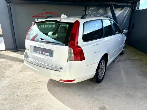 Volvo V50 2008 - 7990 EUR, 228855 km - AUTO.MOTO.pt - 228855km - foto 6 de 15