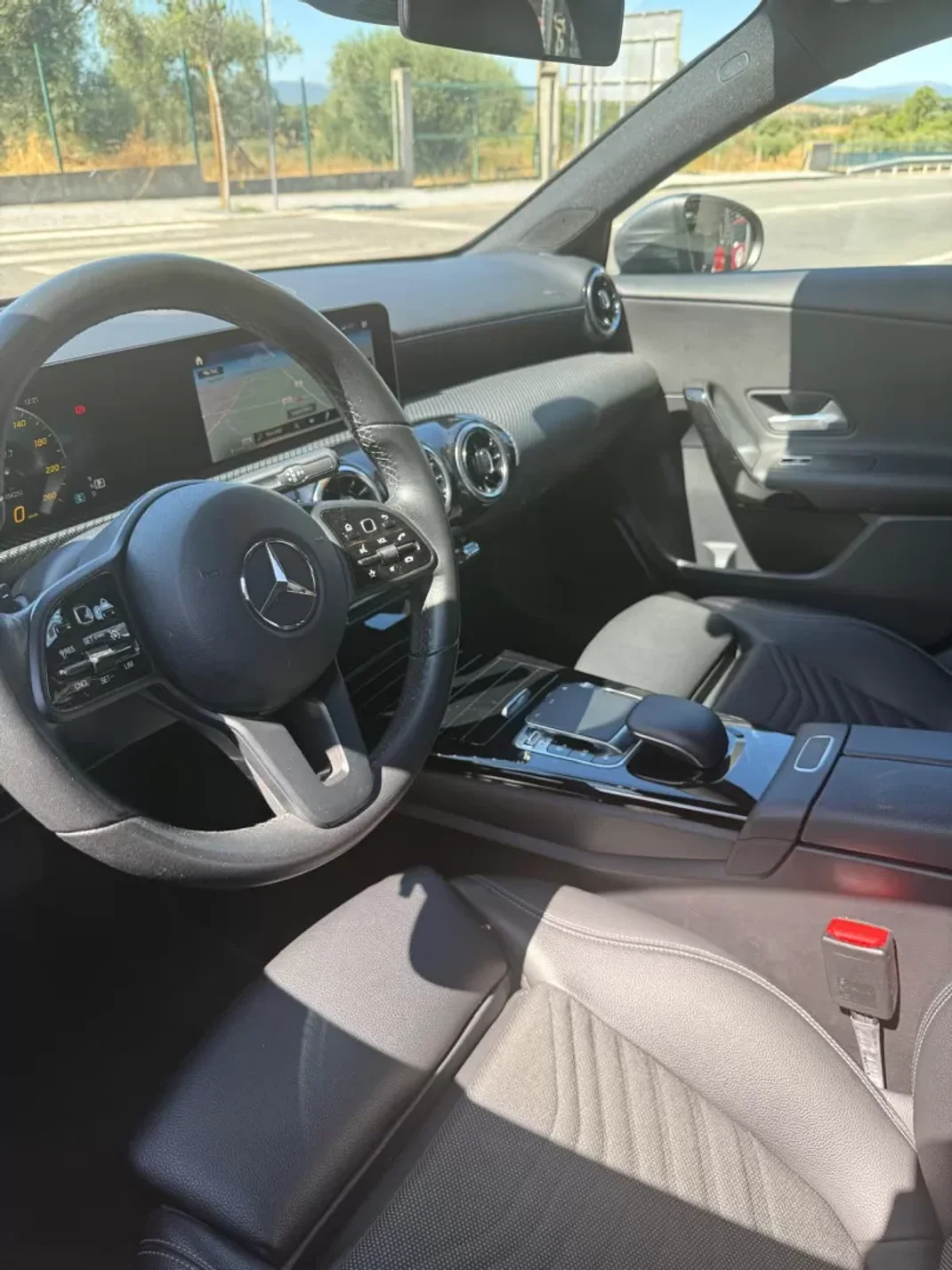 Mercedes-Benz A 180 2018 - 23990 EUR, 100350 km - 100350km - foto 25 de 31