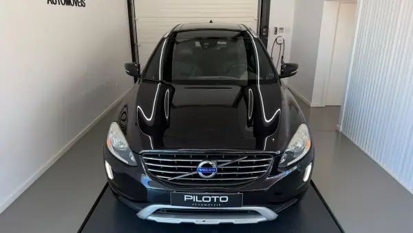 Volvo XC 60 2014 — foto 3 de 28