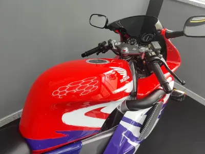 Honda NSR 50R 1998 - 7400 EUR, 26000 km - AUTO.MOTO.pt - 26000km - foto 23 de 26