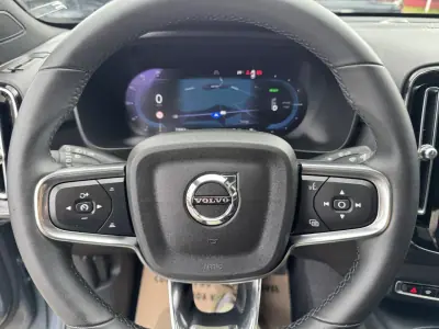 Volvo C40 2022 - 31900 EUR, 60000 km - AUTO.MOTO.pt - 60000km - foto 34 de 50