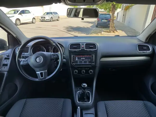 Volkswagen Golf 2010 - 8490 EUR, 178000 km - AUTO.MOTO.pt - 178000km - foto 14 de 18