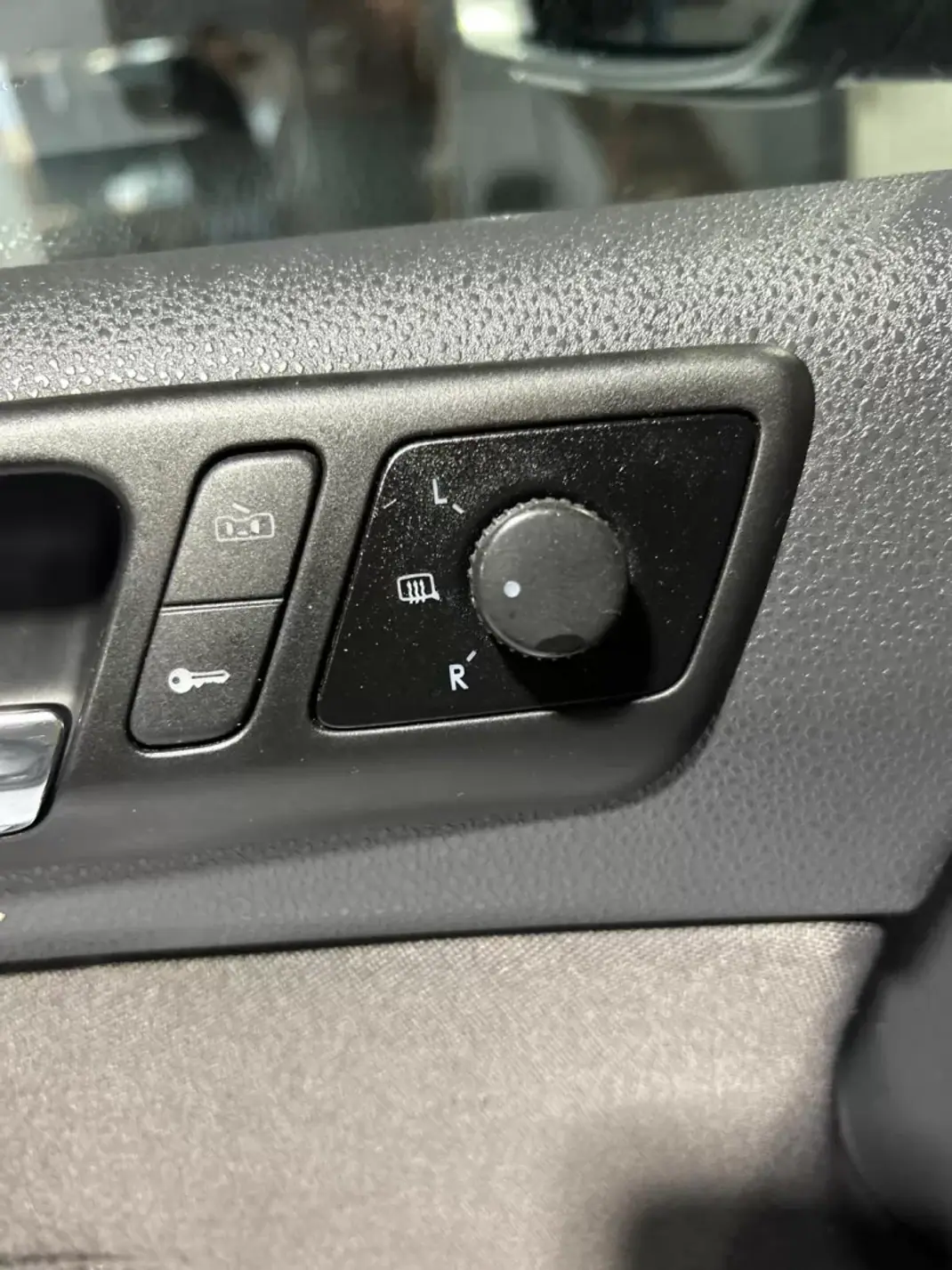 Volkswagen Polo 2009 - 6000 EUR, 189000 km - AUTO.MOTO.pt - 189000km - foto 12 de 21