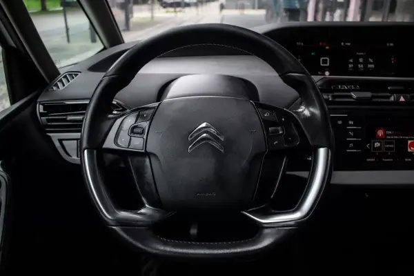 Citroën Grand C4 Spacetourer 2018 - 9900 EUR, 367153 km - AUTO.MOTO.pt - 367153km - foto 10 de 37
