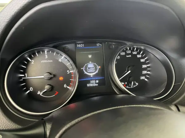 Nissan Qashqai 2019 - 18900 EUR, 106352 km - AUTO.MOTO.pt - 106352km - foto 15 de 22