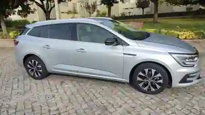 Renault Mégane Grand Coupe 2022 - 18000 EUR, 127000 km - foto 3 de 15