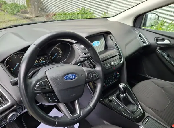 Ford Focus SW 2016 - 8900 EUR, 0 km - AUTO.MOTO.pt - foto 2 de 6