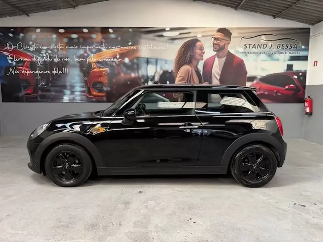 MINI 3 Portas 2017 - 13999 EUR, 142517 km - AUTO.MOTO.pt - 142517km - foto 7 de 16
