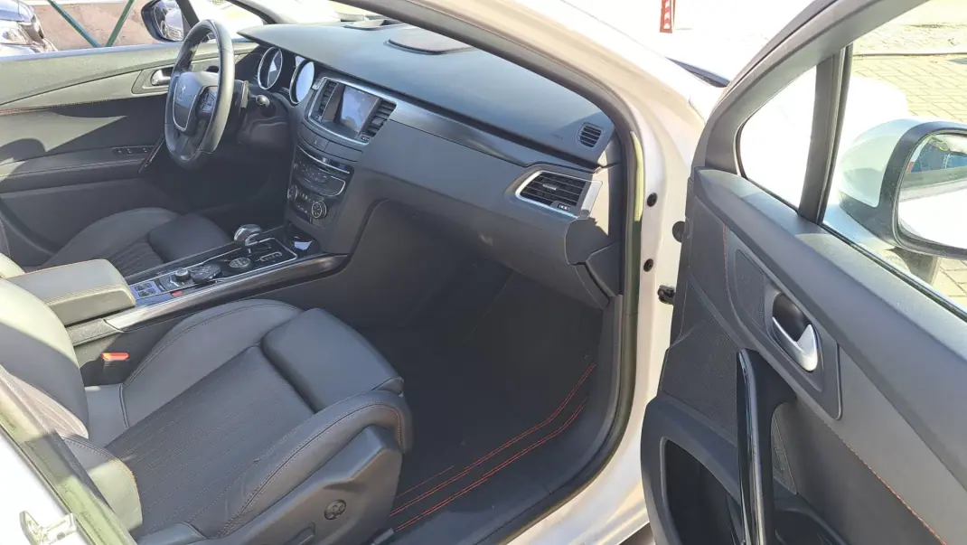 Peugeot 508 RXH 2012 - 8900 EUR, 236877 km - AUTO.MOTO.pt - 236877km - foto 12 de 33