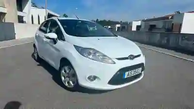 Ford Fiesta 2013 - 7450 EUR, 175000 km - AUTO.MOTO.pt - 175000km - foto 12 de 14