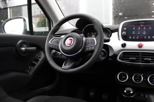 Fiat 500X 2021 - 16400 EUR, 7450 km - 7450km - foto 35 de 38