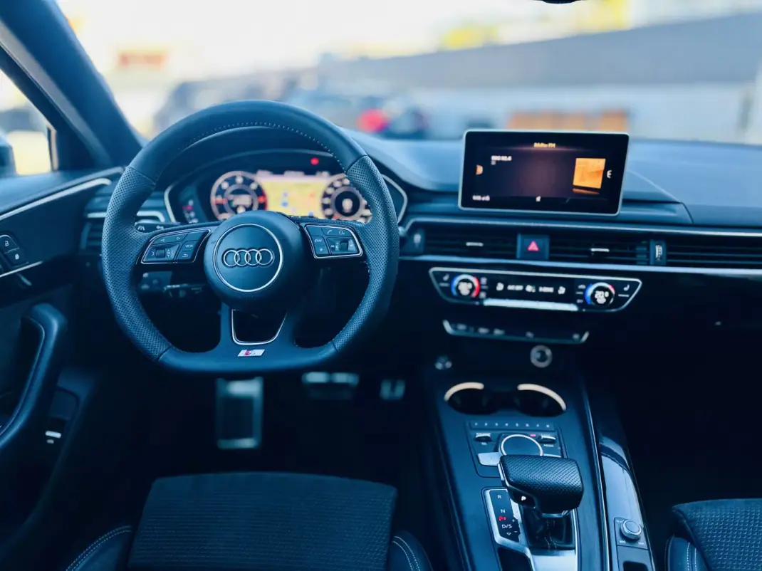 Audi A4 Avant 2017 - 27900 EUR, 164000 km - AUTO.MOTO.pt - 164000km - foto 23 de 70