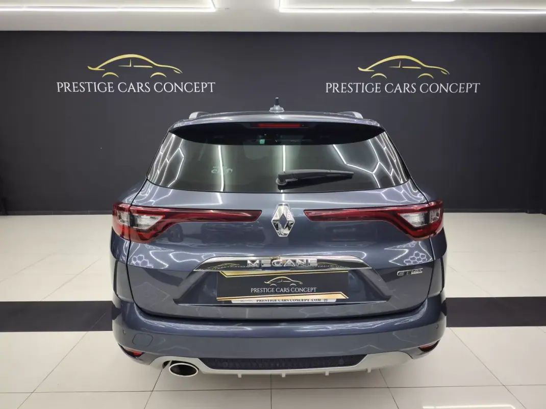 Renault Mégane Sport Tourer 2018 - 14450 EUR, 246155 km - AUTO.MOTO.pt - 246155km - foto 4 de 37