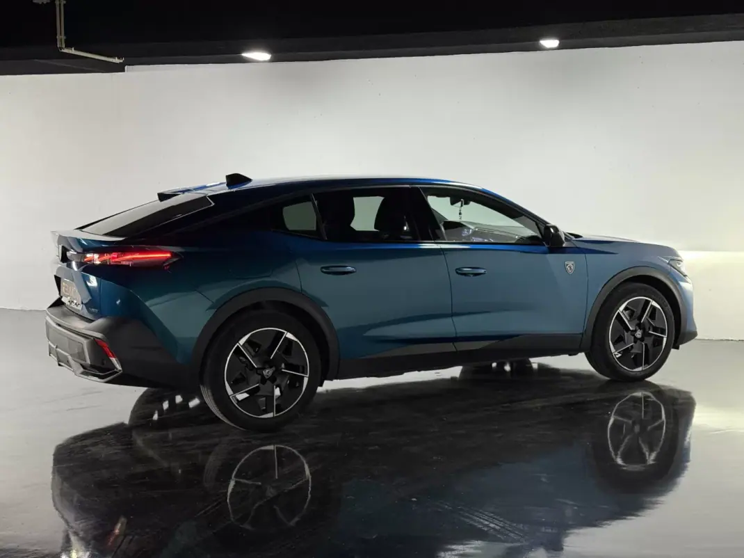 Peugeot 408 2022 - 28990 EUR, 46900 km - AUTO.MOTO.pt - 46900km - foto 5 de 30