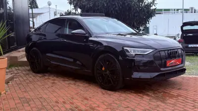 Audi e-tron Sportback 2020 - 31990 EUR, 80000 km - AUTO.MOTO.pt - 80000km - foto 4 de 43