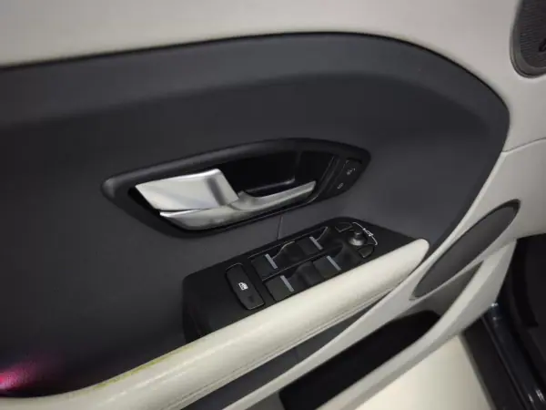 Land Rover Range Rover Evoque 2014 - 20950 EUR, 89503 km - AUTO.MOTO.pt - 89503km - foto 21 de 42
