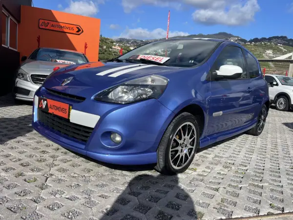 Renault Clio 2011 - 8750 EUR, 227156 km - AUTO.MOTO.pt - 227156km - foto 3 de 13