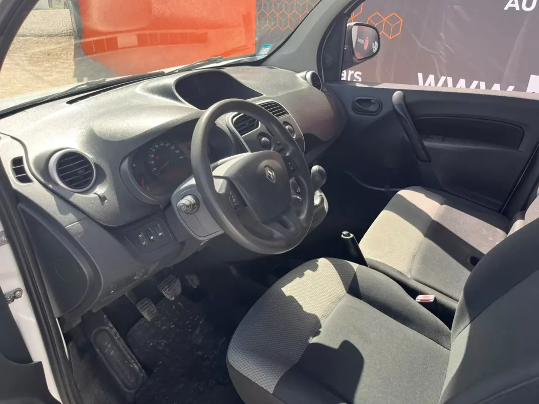 Renault Kangoo 2018 - 10900 EUR, 186468 km - 186468km - foto 6 de 8