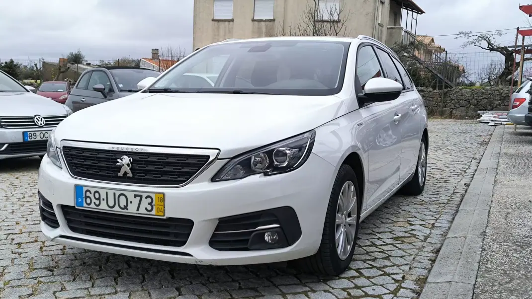 Peugeot 308 SW 2018 - 13950 EUR, 111285 km - AUTO.MOTO.pt - 111285km - foto 1 de 5