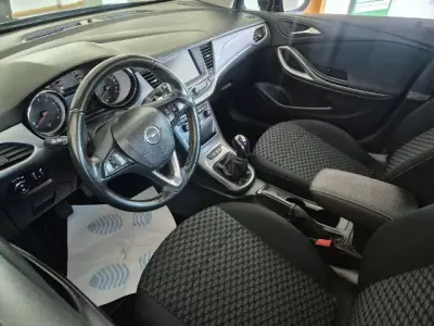 Opel Astra 2018 — foto 5 de 8
