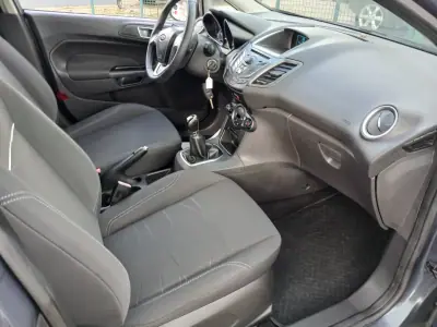 Ford Fiesta 2013 - 8150 EUR, 106782 km - AUTO.MOTO.pt - 106782km - foto 22 de 26