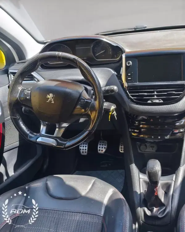 Peugeot 208 2018 - 9250 EUR, 113000 km - 113000km - foto 8 de 9
