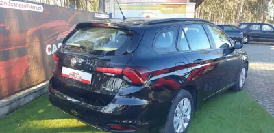 Fiat Tipo Station Wagon 2019 - 10950 EUR, 170000 km - AUTO.MOTO.pt - 170000km - foto 5 de 13