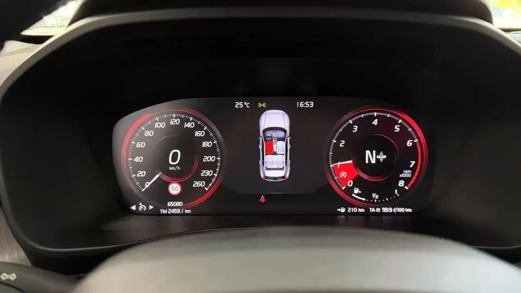 Volvo XC 40 2018 - 24990 EUR, 65080 km - 65080km - foto 23 de 30