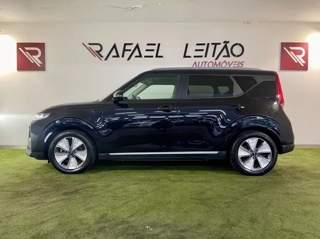 Kia e-Soul 2020 - 19750 EUR, 79000 km - AUTO.MOTO.pt - 79000km - foto 10 de 38