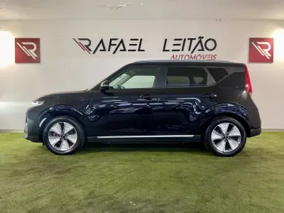 Kia e-Soul 2020 - 19750 EUR, 79000 km - AUTO.MOTO.pt - 79000km - foto 10 de 38