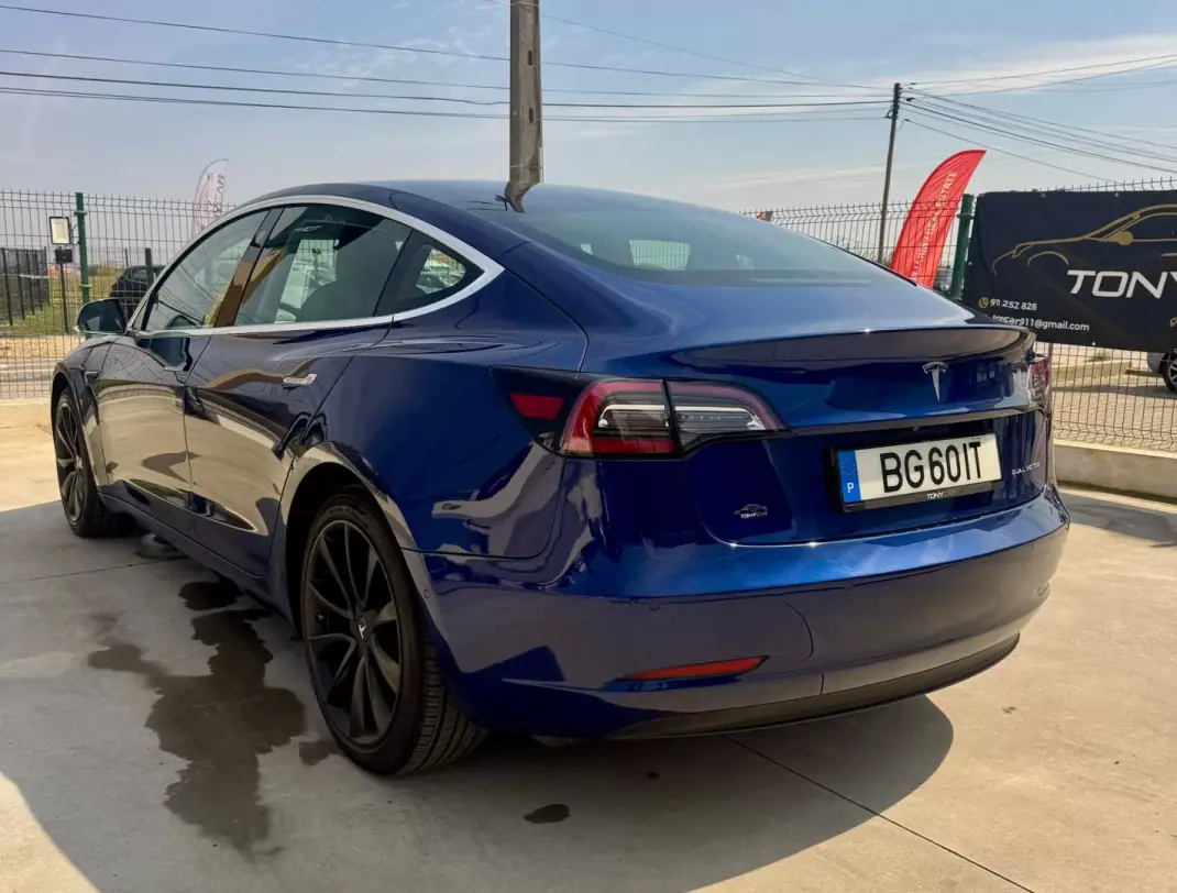 Tesla Model 3 2019 - 25030 EUR, 171000 km - AUTO.MOTO.pt - 171000km - foto 22 de 22