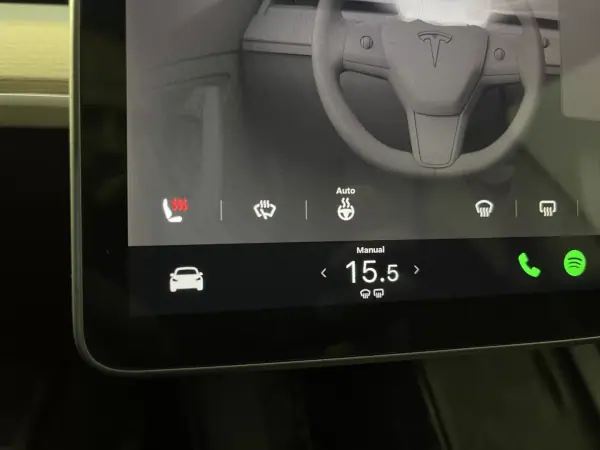 Tesla Model Y 2023 - 39500 EUR, 48000 km - 48000km - foto 21 de 43