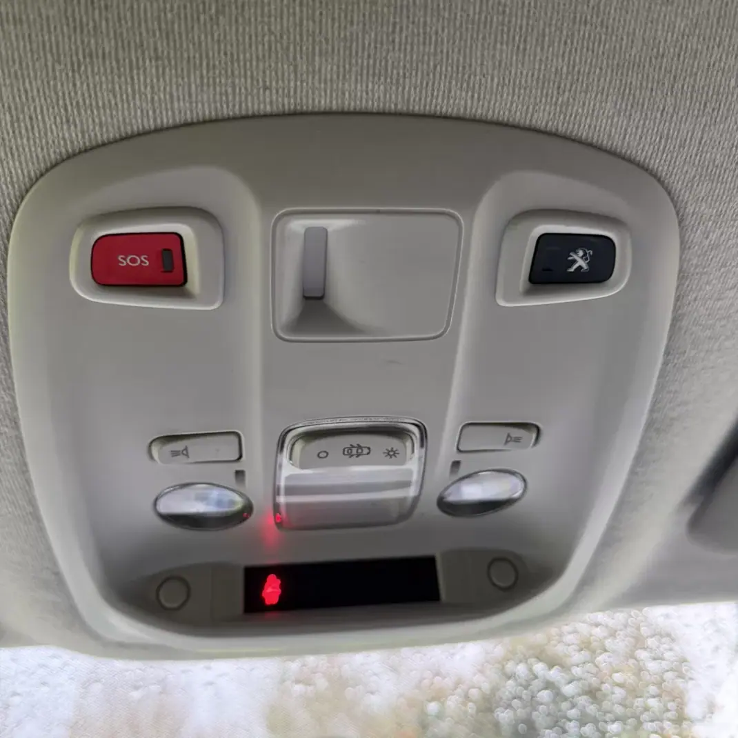 Peugeot Expert 2016 - 12990 EUR, 180000 km - AUTO.MOTO.pt - 180000km - foto 20 de 27