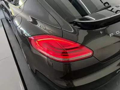Porsche Panamera 2014 - 45990 EUR, 157000 km - AUTO.MOTO.pt - 157000km - foto 13 de 37