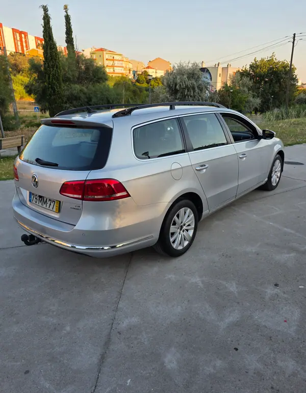 Volkswagen Passat Variant 2011 - 5999 EUR, 264000 km - 264000km - foto 4 de 12