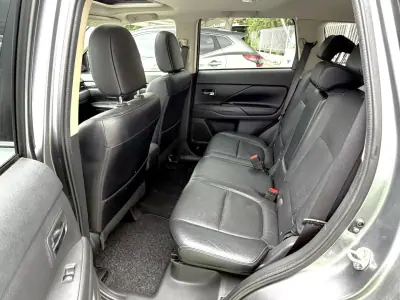 Mitsubishi Outlander 2018 - 17900 EUR, 129355 km - AUTO.MOTO.pt - 129355km - foto 20 de 24
