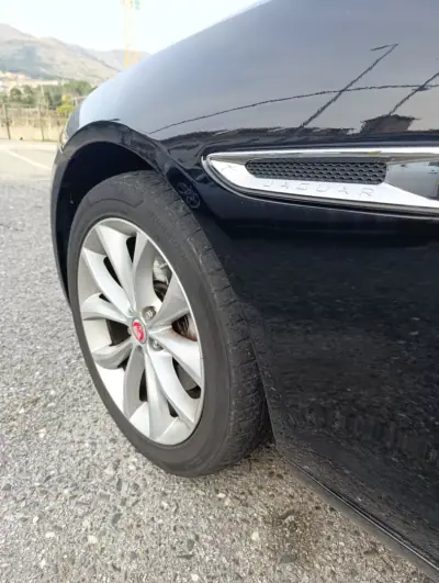 Jaguar XF 2017 - 19900 EUR, 173000 km - AUTO.MOTO.pt - 173000km - foto 4 de 19