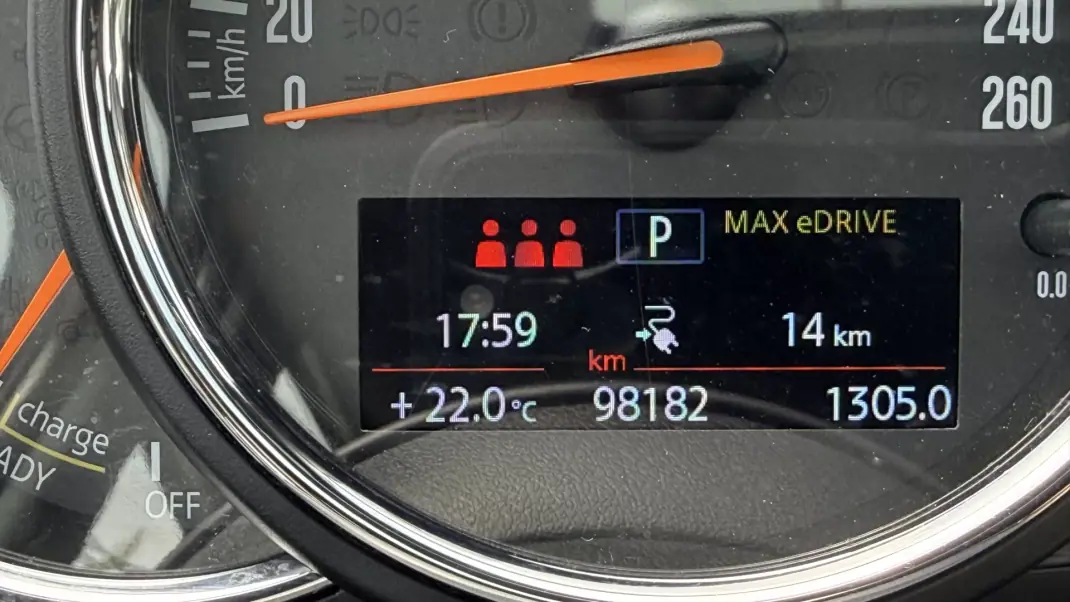 MINI Countryman 2019 - 22900 EUR, 98182 km - AUTO.MOTO.pt - 98182km - foto 31 de 54