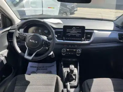 Kia Stonic 2025 - 21500 EUR, 100 km - AUTO.MOTO.pt - 100km - foto 12 de 23