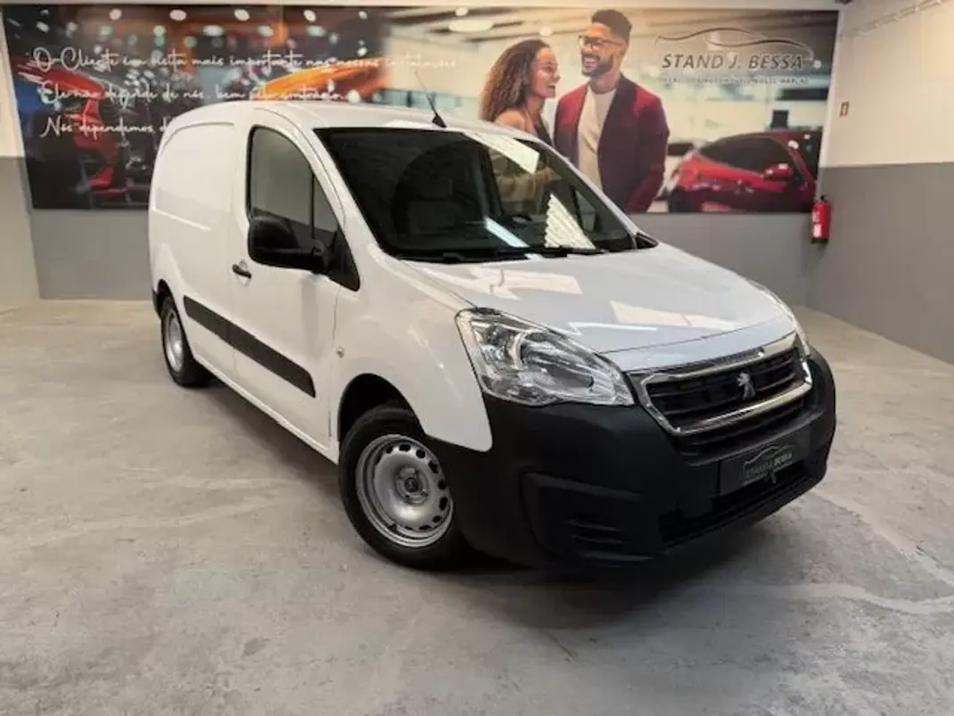 Peugeot PARTNER GIRAFON 2016 - 8990 EUR, 153000 km - AUTO.MOTO.pt - 153000km - foto 1 de 13