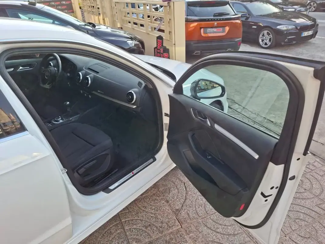 Audi A3 Sportback 2019 - 18500 EUR, 98000 km - 98000km - foto 26 de 28