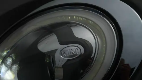 MINI Clubman 2018 - 24999 EUR, 131000 km - AUTO.MOTO.pt - 131000km - foto 35 de 37