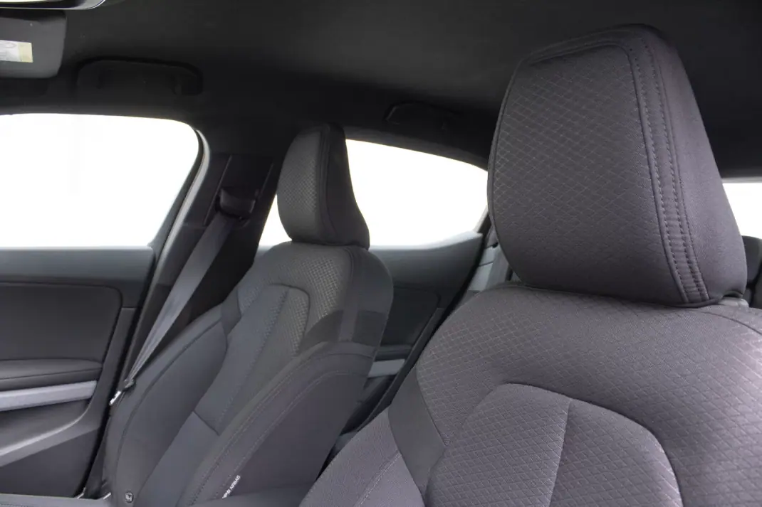 Polestar 2 2021 - 22500 EUR, 138000 km - AUTO.MOTO.pt - 138000km - foto 18 de 46