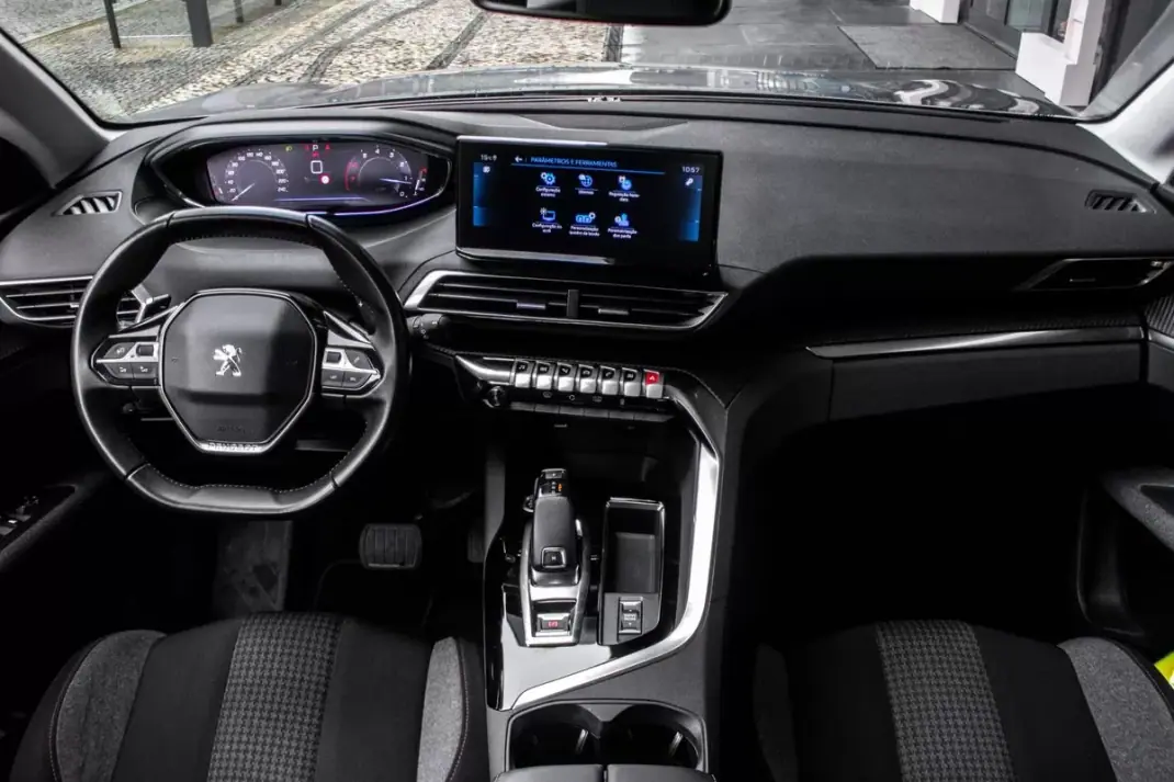 Peugeot 3008 2021 - 17490 EUR, 156618 km - AUTO.MOTO.pt - 156618km - foto 33 de 40