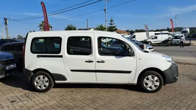 Renault Kangoo 1.5 DCi Maxi 2019 - 18900 EUR, 210580 km - AUTO.MOTO.pt - 210580km - foto 4 de 28