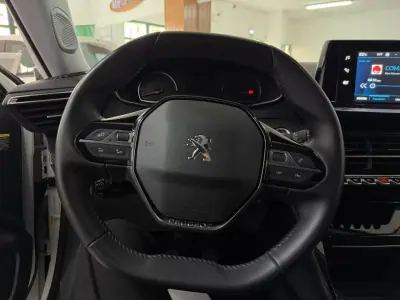 Peugeot 2008 2021 - 19850 EUR, 74617 km - AUTO.MOTO.pt - 74617km - foto 9 de 20