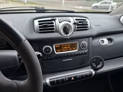 Smart Fortwo Cabrio 2013 - 7990 EUR, 114624 km - AUTO.MOTO.pt - 114624km - foto 6 de 6