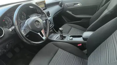 Mercedes-Benz A 180 2013 - 12500 EUR, 180000 km - AUTO.MOTO.pt - 180000km - foto 3 de 15