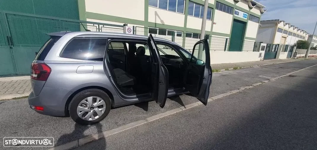 Citroën C4 Spacetourer 2020 - 17500 EUR, 220000 km - AUTO.MOTO.pt - 220000km - foto 4 de 18